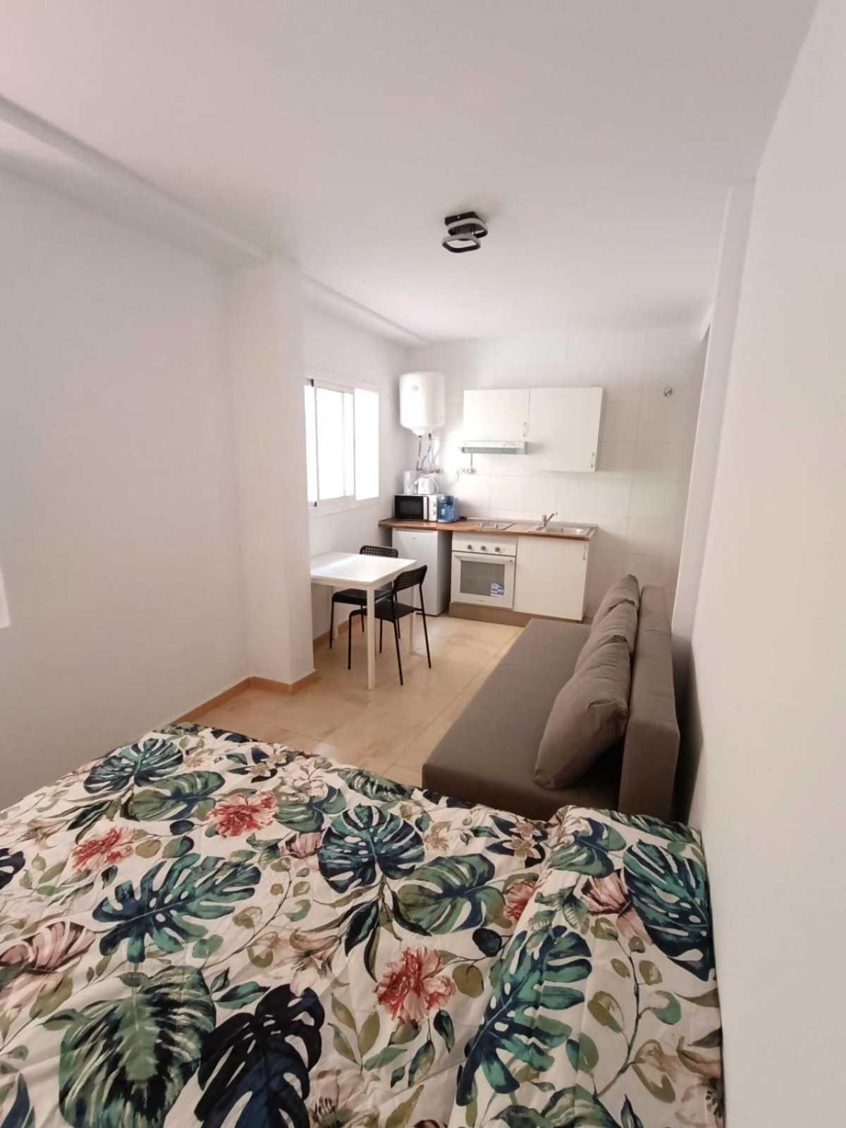 Apartamentos Larios Málaga Habitación foto